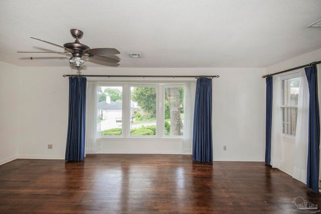 2201 Dupont Dr, Pensacola, FL 32503