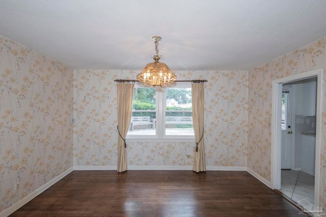 2201 Dupont Dr, Pensacola, FL 32503