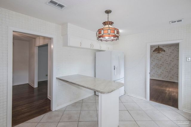 2201 Dupont Dr, Pensacola, FL 32503