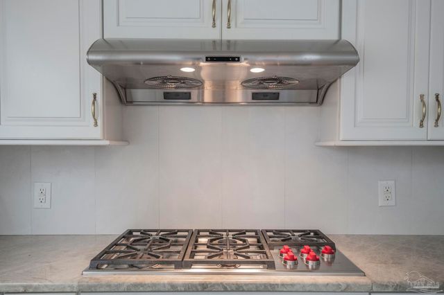 2201 Dupont Dr, Pensacola, FL 32503