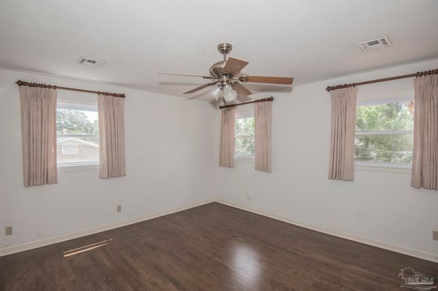 2201 Dupont Dr, Pensacola, FL 32503