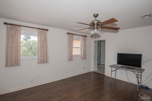 2201 Dupont Dr, Pensacola, FL 32503