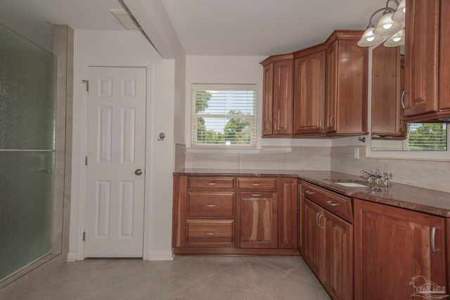 2201 Dupont Dr, Pensacola, FL 32503