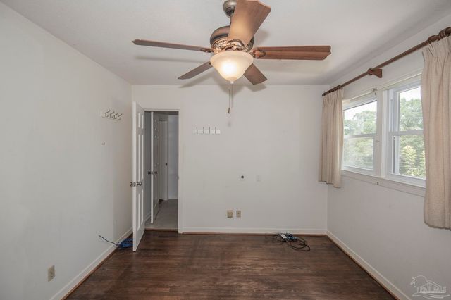 2201 Dupont Dr, Pensacola, FL 32503