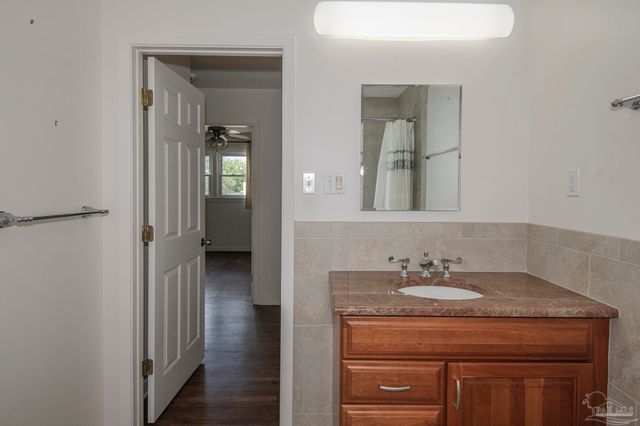 2201 Dupont Dr, Pensacola, FL 32503