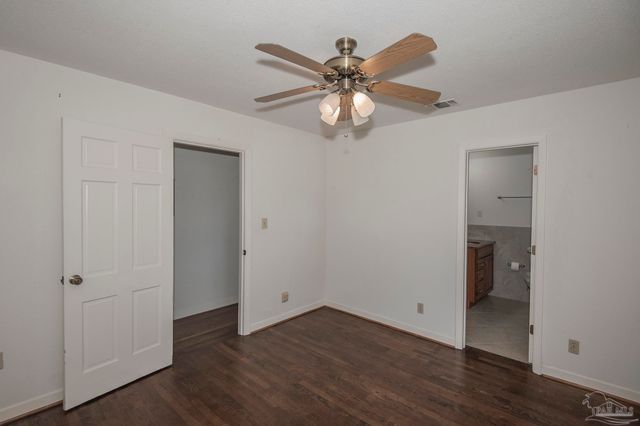 2201 Dupont Dr, Pensacola, FL 32503