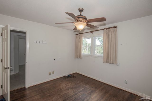 2201 Dupont Dr, Pensacola, FL 32503