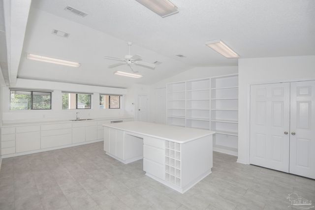 2201 Dupont Dr, Pensacola, FL 32503