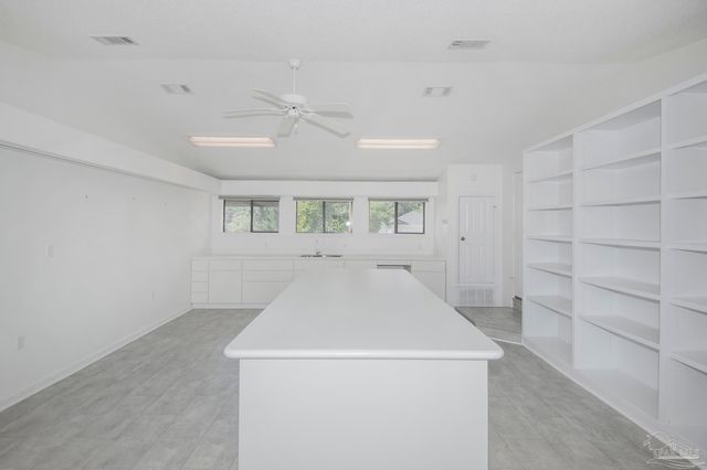 2201 Dupont Dr, Pensacola, FL 32503