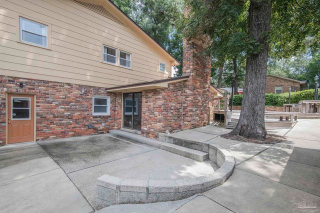 2201 Dupont Dr, Pensacola, FL 32503