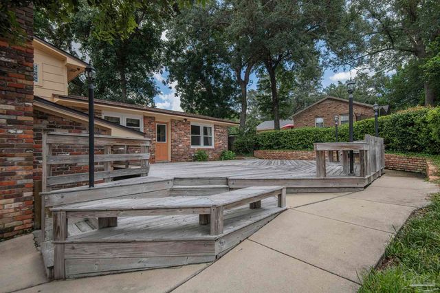 2201 Dupont Dr, Pensacola, FL 32503