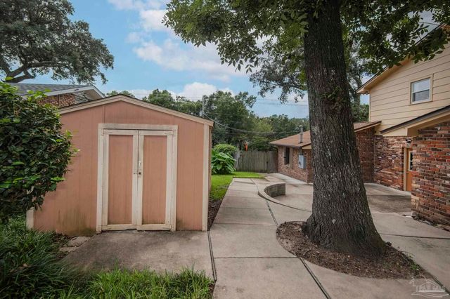 2201 Dupont Dr, Pensacola, FL 32503