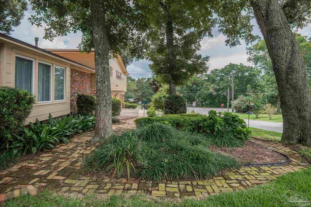 2201 Dupont Dr, Pensacola, FL 32503