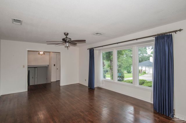 2201 Dupont Dr, Pensacola, FL 32503