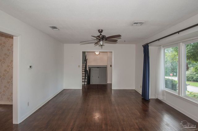 2201 Dupont Dr, Pensacola, FL 32503