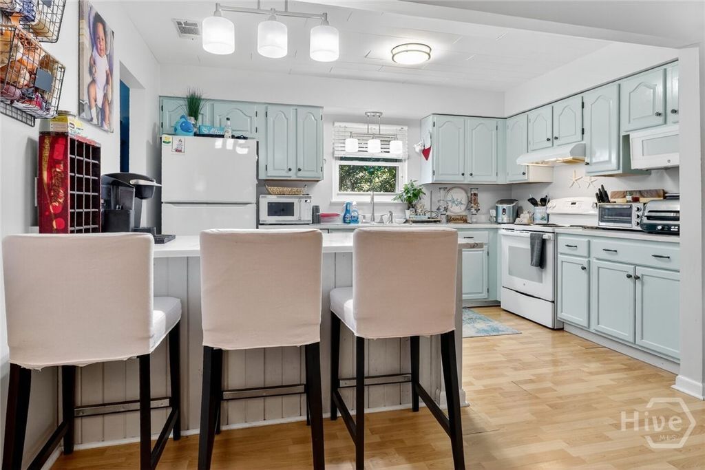 Image 5 of property listing at 113 Jones Avenue, Tybee Island, GA 31328