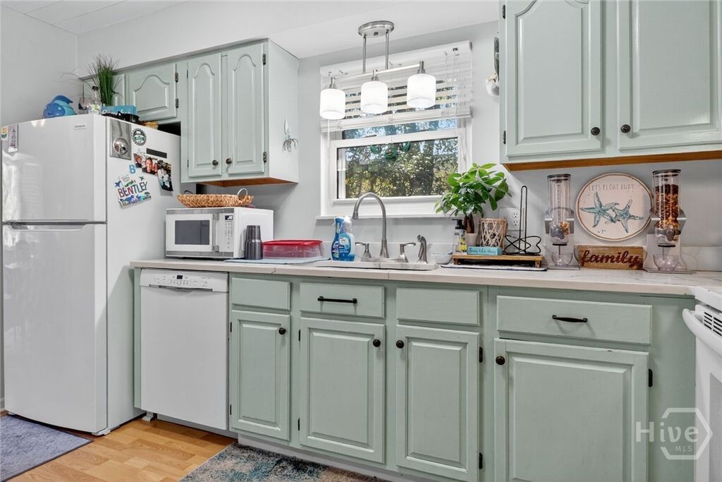 Image 6 of property listing at 113 Jones Avenue, Tybee Island, GA 31328