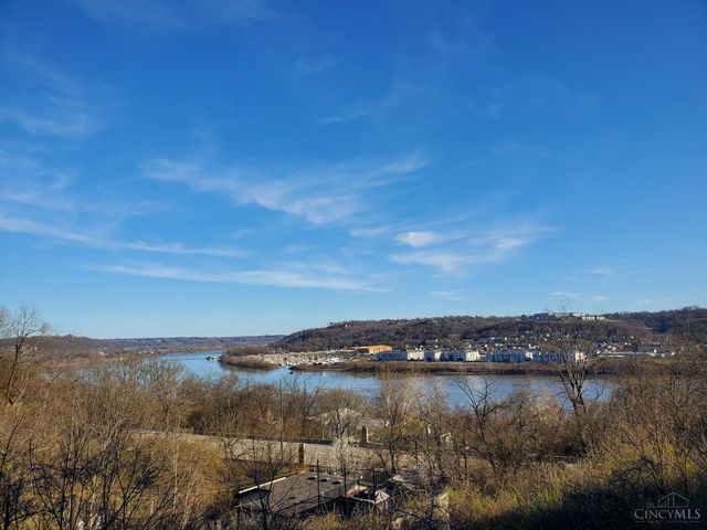 1815 Wm H Taft Road, Cincinnati, OH 45206