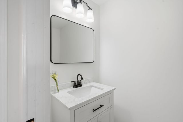 518 W 32nd Street, Minneapolis, MN 55408