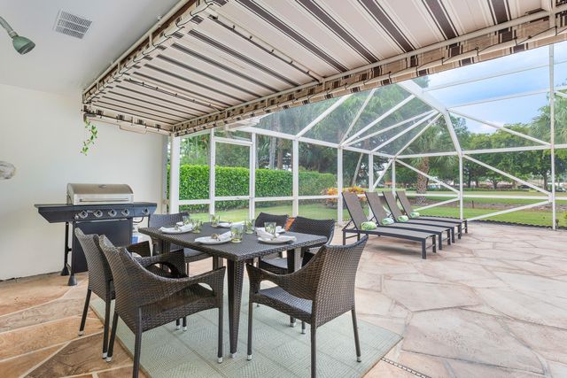 110 Glenbrook Court, Atlantis, FL 33462