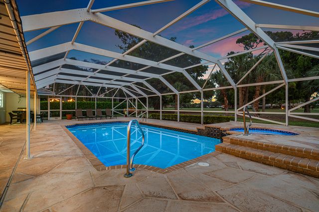 110 Glenbrook Court, Atlantis, FL 33462