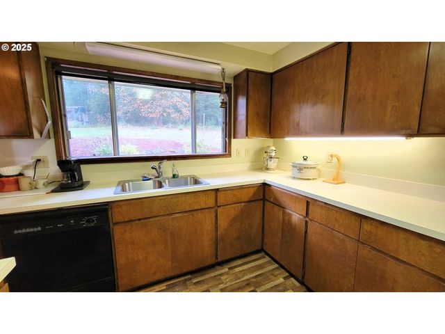 25346 WHEATON Ln, Veneta, OR 97487