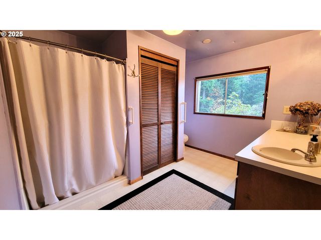 25346 WHEATON Ln, Veneta, OR 97487