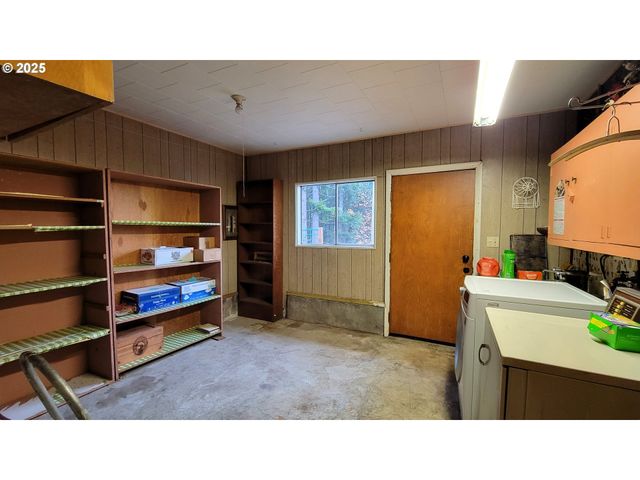 25346 WHEATON Ln, Veneta, OR 97487