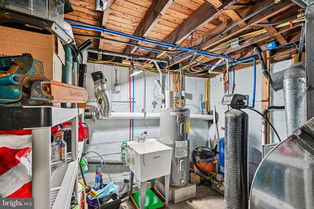 1232 PENNSYLVANIA AVE, Franklinville, NJ 08322