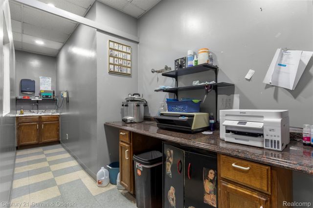 30960 Ford Road, Garden City, MI 48135