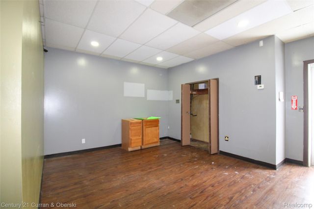 30960 Ford Road, Garden City, MI 48135