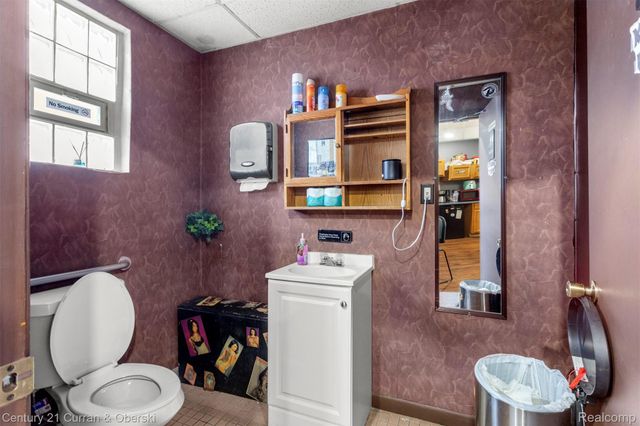 30960 Ford Road, Garden City, MI 48135