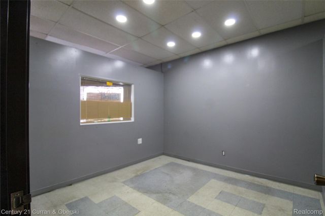 30960 Ford Road, Garden City, MI 48135