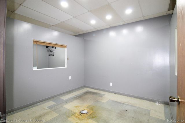 30960 Ford Road, Garden City, MI 48135