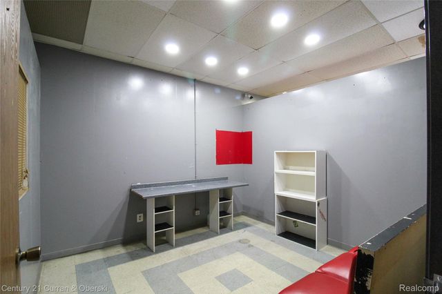 30960 Ford Road, Garden City, MI 48135