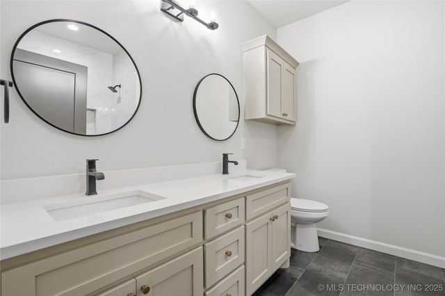 1937 S Surrey Court, Bartlesville, OK 74006