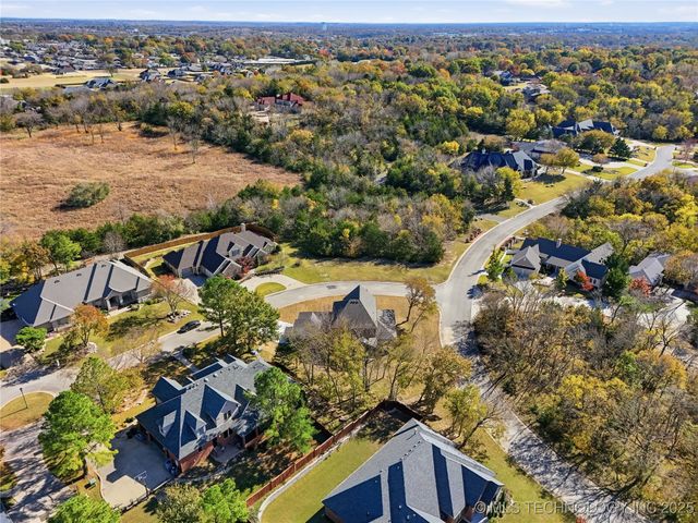 1937 S Surrey Court, Bartlesville, OK 74006