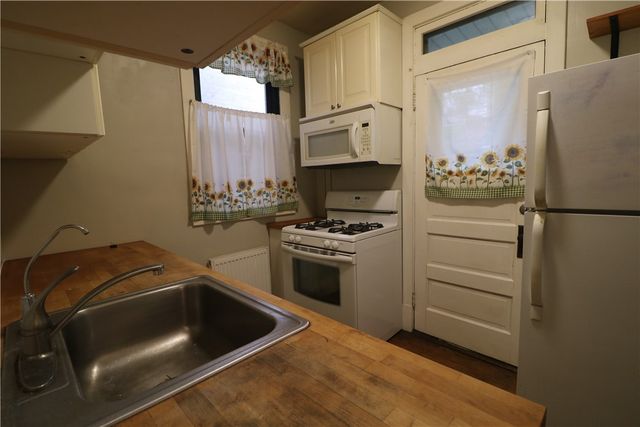 7936 Saint Lawrence Ave, Swissvale, PA 15218