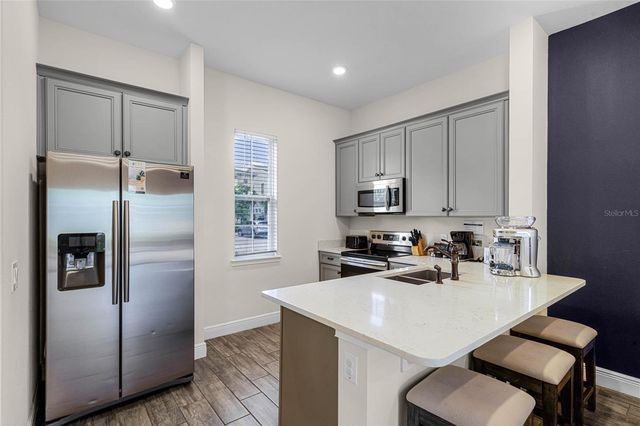 8053 LOST SHAKER LN, Kissimmee, FL 34747