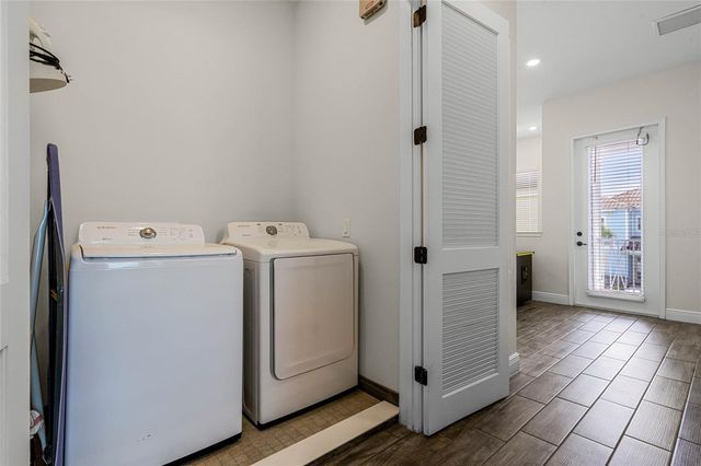 8053 LOST SHAKER LN, Kissimmee, FL 34747