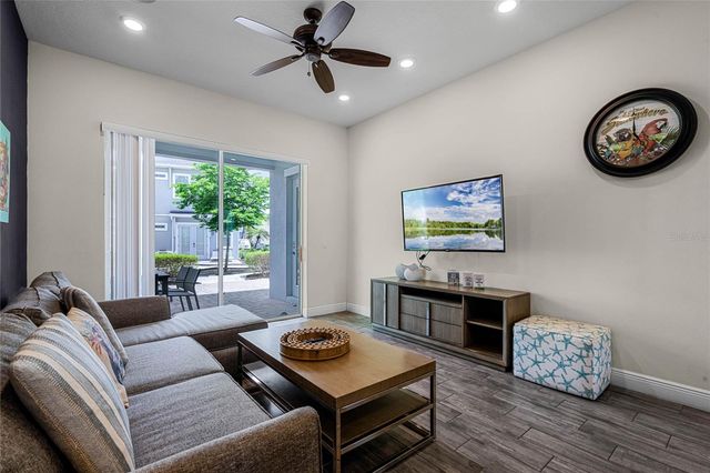 8053 LOST SHAKER LN, Kissimmee, FL 34747