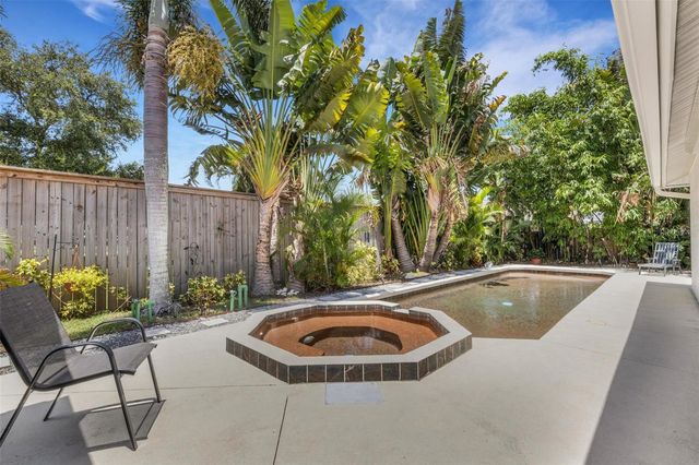 2426 ICECAPADE DRIVE, Sarasota, FL 34240