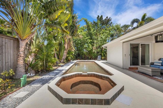 2426 ICECAPADE DRIVE, Sarasota, FL 34240