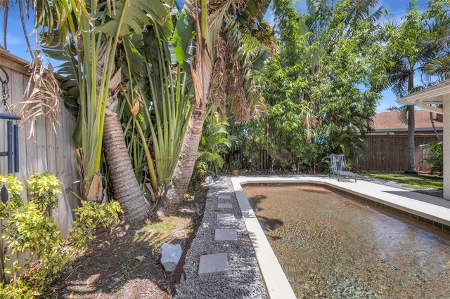 2426 ICECAPADE DRIVE, Sarasota, FL 34240