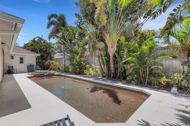 2426 ICECAPADE DRIVE, Sarasota, FL 34240