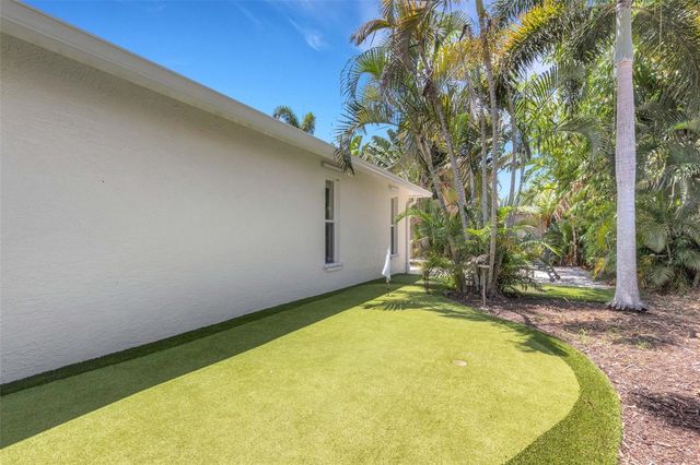 2426 ICECAPADE DRIVE, Sarasota, FL 34240