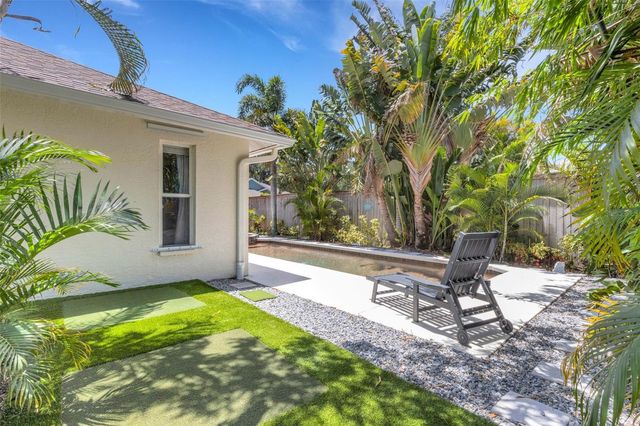 2426 ICECAPADE DRIVE, Sarasota, FL 34240