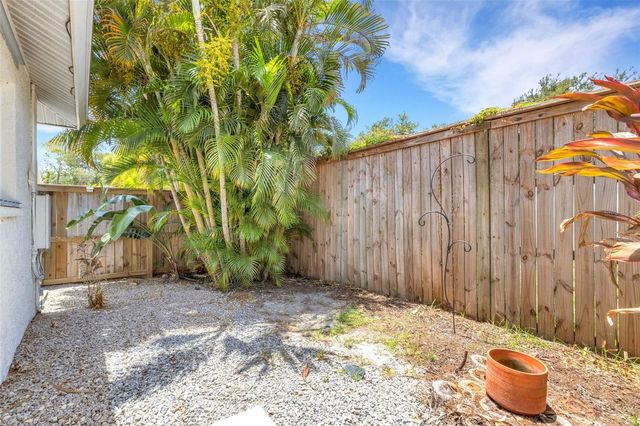 2426 ICECAPADE DRIVE, Sarasota, FL 34240