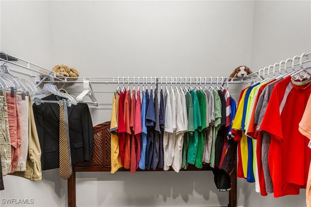 11409 Jacaranda DR, Naples, FL 34120