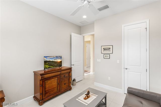 11409 Jacaranda DR, Naples, FL 34120